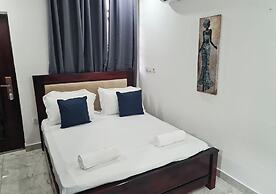 Beautiful Quiet & Cozy  Close to Highway