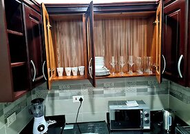 Charming Quiet & Cozy Close to Highway