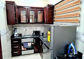 Charming Quiet & Cozy Close to Highway