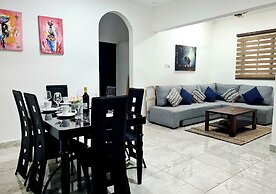 Charming Quiet & Cozy Close to Highway