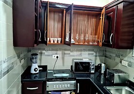 Charming Quiet & Cozy Close to Highway