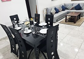 Charming Quiet & Cozy Close to Highway