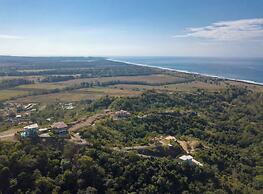 Casa Amarillo Jaco Costa Rica