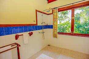 South Point Cottage - Whole Villa 3 Bedrooms (Sleeps 6)