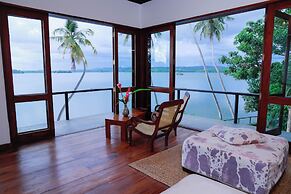 South Point Cottage - Whole Villa 3 Bedrooms (Sleeps 6)