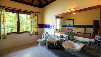 South Point Cottage - Whole Villa 3 Bedrooms (Sleeps 6)