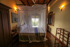 South Point Cottage - Whole Villa 3 Bedrooms (Sleeps 6)