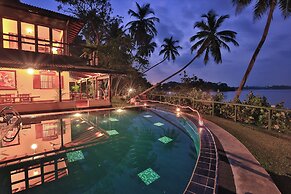 South Point Cottage - Whole Villa 3 Bedrooms (Sleeps 6)