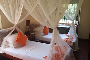 The Chalet - Whole Villa 2 Bedroom (Sleeps 4)