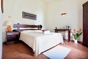 Residence with swimming-pool in Arborea