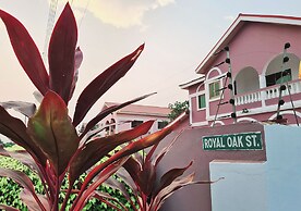 Comfy & Cozy Hideout  Close to Highway