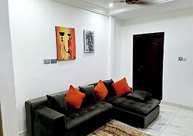 Comfy & Cozy Hideout  Close to Highway