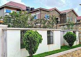 Comfy & Cozy Hideout  Close to Highway