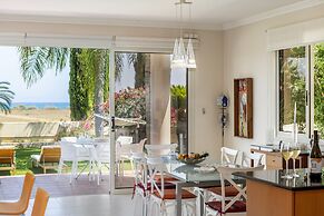 Larnaca Chelidonia Seafront Villa