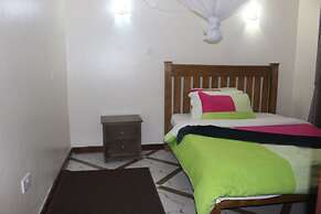 Montane Safaris Hotel