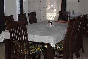 Montane Safaris Hotel