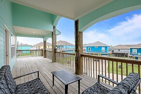 Pelicans Landing 2 Bedroom Home by RedAwning