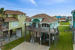 Pelicans Landing 2 Bedroom Home by RedAwning