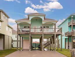 Pelicans Landing 2 Bedroom Home by RedAwning