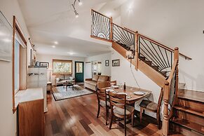 77mbr - Wi-fi - Fireplace - Pets Ok - Bbq 3 Bedroom Cabin by RedAwning