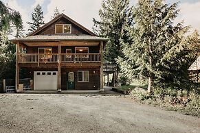 77mbr - Wi-fi - Fireplace - Pets Ok - Bbq 3 Bedroom Cabin by RedAwning