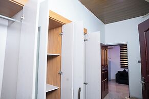 Cute & Comfy Condo  Close to Highway