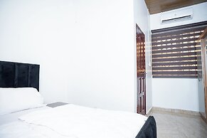 Cute & Comfy Condo  Close to Highway