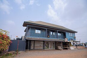 Cute & Comfy Condo  Close to Highway