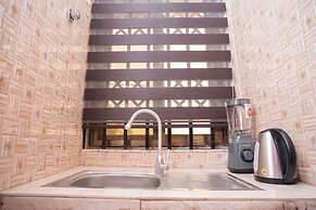 Cute & Comfy Condo  Close to Highway