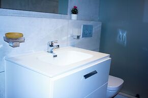 Fantastic Luxury Gem 5 Location Pool Gym