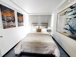 1 Bed 1 Bath 1 Parking Boutique Apt