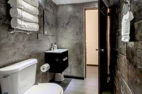 1 Bed 1 Bath 1 Parking Boutique Apt