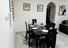 Gorgeous Quiet & Comfy Close to Highway