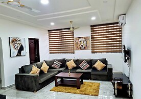 Gorgeous Quiet & Comfy Close to Highway