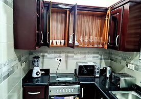 Gorgeous Quiet & Comfy Close to Highway