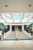 Romanna's Oahu Getaway with Heated Pool & City Views