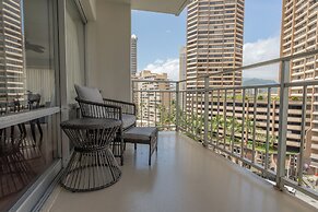 Romanna's Oahu Getaway with Heated Pool & City Views