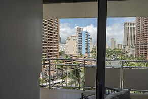 Romanna's Oahu Getaway with Heated Pool & City Views