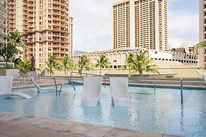 Romanna's Oahu Getaway with Heated Pool & City Views