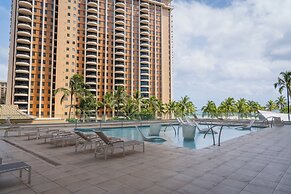 Romanna's Oahu Getaway with Heated Pool & City Views
