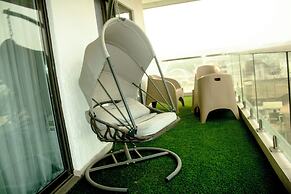 Immaculate Beauty Gem Location Pools Gym