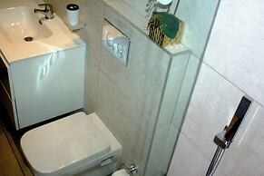 Immaculate Beauty Gem Location Pools Gym