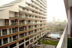 Immaculate Beauty Gem Location Pools Gym