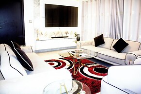 Immaculate Beauty Gem Location Pools Gym