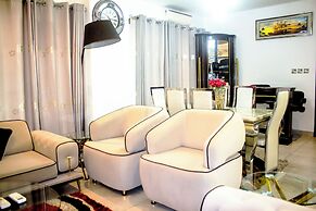 Immaculate Beauty Gem Location Pools Gym