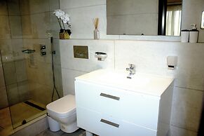 Immaculate Beauty Gem Location Pools Gym