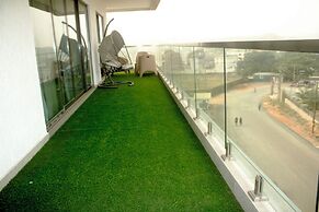 Immaculate Beauty Gem Location Pools Gym