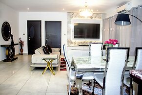 Immaculate Beauty Gem Location Pools Gym