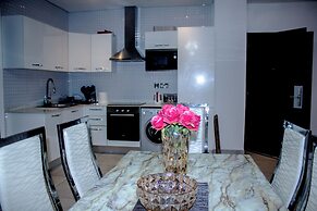 Immaculate Beauty Gem Location Pools Gym