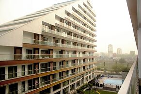 Immaculate Beauty Gem Location Pools Gym